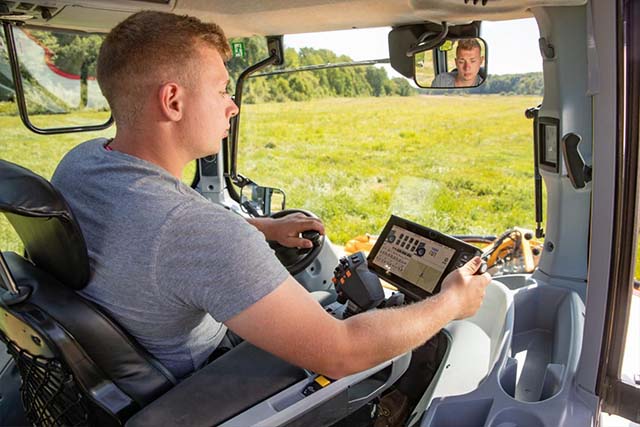 dirección de un tractor Valtra