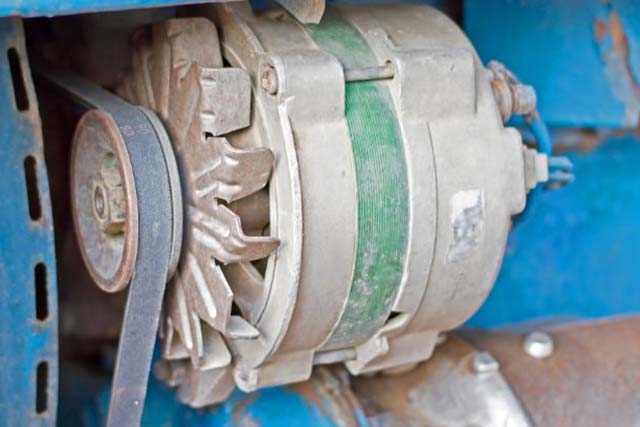 Alternador de Tractor: Funciones y Mantenimiento Esencial 1 alternador de un tractor