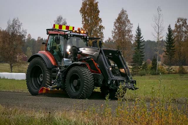 Tractores Reversibles: Tecnología y Ventajas para la Agricultura Moderna 1 tractor reversible
